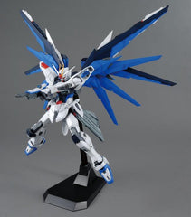 Bandai 1:100 MG Freedom Gundam 2.0 (BAN2314532)