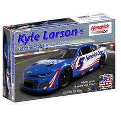 Salvino's JR Models 1/24 Hendrick Motorsports Kyle Larson 2022 Camaro Plastic Model Car Kit (SJMHMC2022KLP)